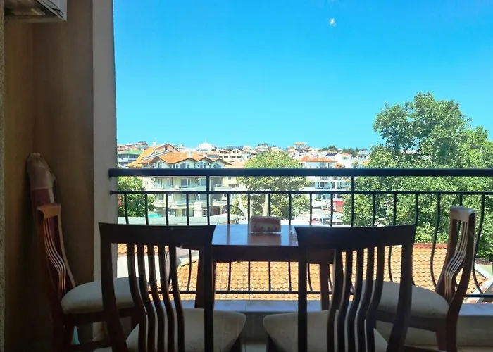 דירה под наем на първа линия море סוזופול